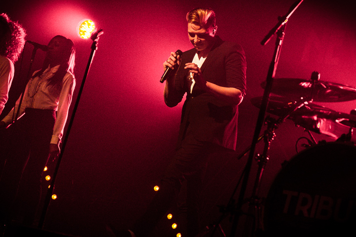 John Newman @ Ancienne Belgique, picture 6, photographed by Tom Stessens - FrontView Magazine
