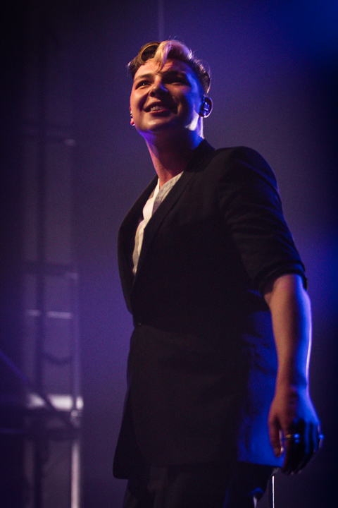 John Newman @ Ancienne Belgique, picture 12, photographed by Tom Stessens - FrontView Magazine