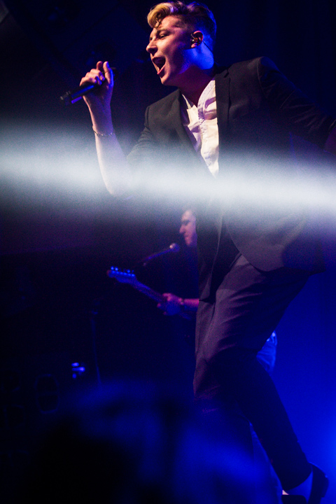 John Newman @ Ancienne Belgique, picture 13, photographed by Tom Stessens - FrontView Magazine