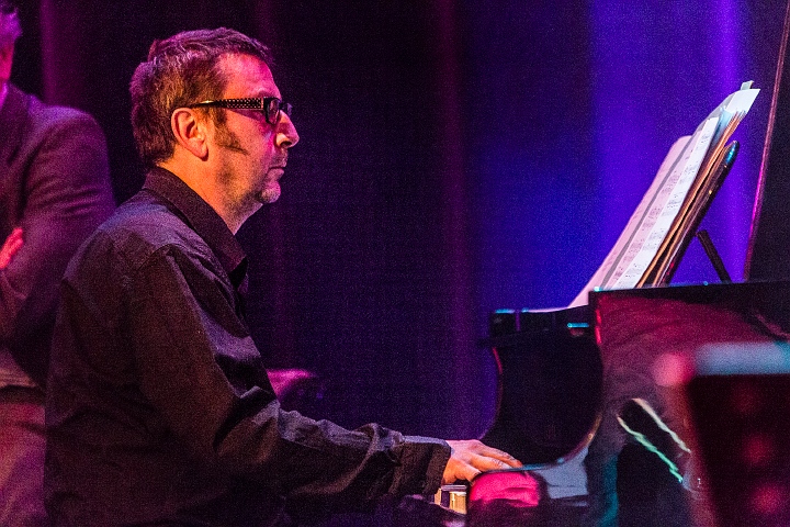 L'amour Monstre @ De Casino, picture 7, photographed by Edwin Houdevelt - FrontView Magazine