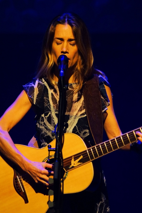 Heather Nova @ C-MINE Genk, picture 2, photographed by benny antoniw - FrontView Magazine