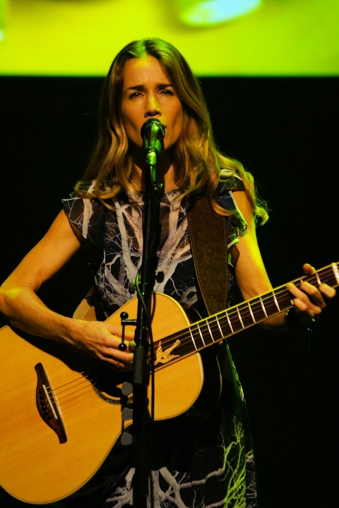 Heather Nova @ C-MINE Genk, picture 6, photographed by benny antoniw - FrontView Magazine
