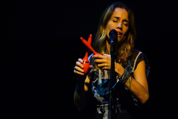 Heather Nova @ C-MINE Genk, picture 14, photographed by benny antoniw - FrontView Magazine