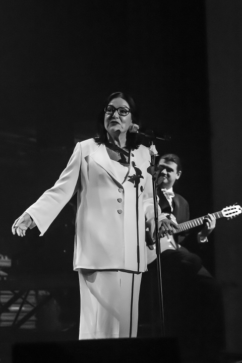 Nana Mouskouri @ De Roma, picture 8, photographed by Marco Bastiaens - FrontView Magazine