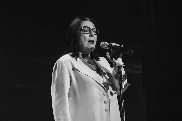 Nana Mouskouri @ De Roma, picture 15, photographed by Marco Bastiaens - FrontView Magazine