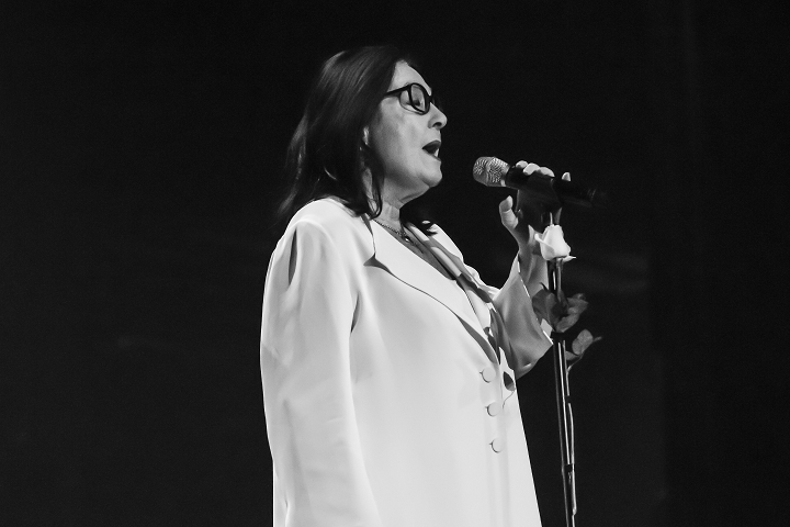 Nana Mouskouri @ De Roma, picture 16, photographed by Marco Bastiaens - FrontView Magazine