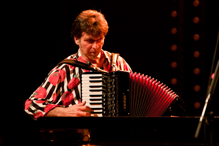 Raymond van het Groenewoud @ de Warande, picture 7, photographed by Carine Wouters - FrontView Magazine