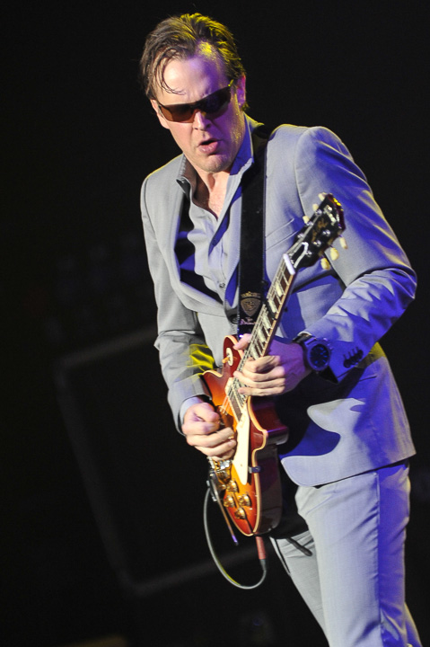 Joe Bonomassa @ Koninklijk Circus, picture 13, photographed by Gunther Moens - FrontView Magazine