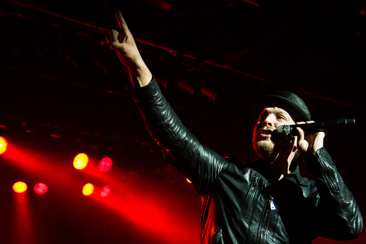 Gavin Degraw @ Trix, picture 13, photographed by Tom Stessens - FrontView Magazine