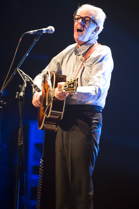 Nick Lowe De Roma, picture 16, photographed by Steven Stausens - FrontView Magazine