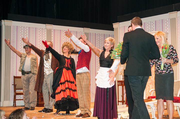 Première Thee met honing of met citroen @ Fakkelteater, picture 21, photographed by Goele Bormans - FrontView Magazine