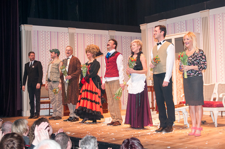 Première Thee met honing of met citroen @ Fakkelteater, picture 22, photographed by Goele Bormans - FrontView Magazine