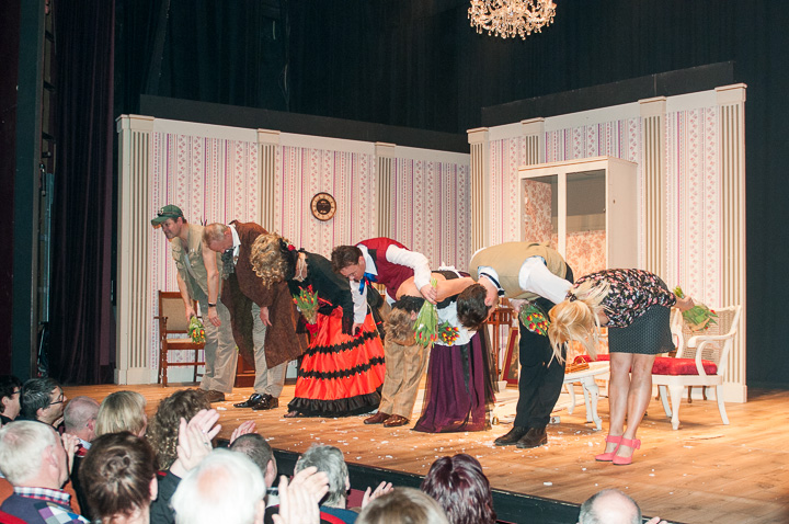 Première Thee met honing of met citroen @ Fakkelteater, picture 25, photographed by Goele Bormans - FrontView Magazine