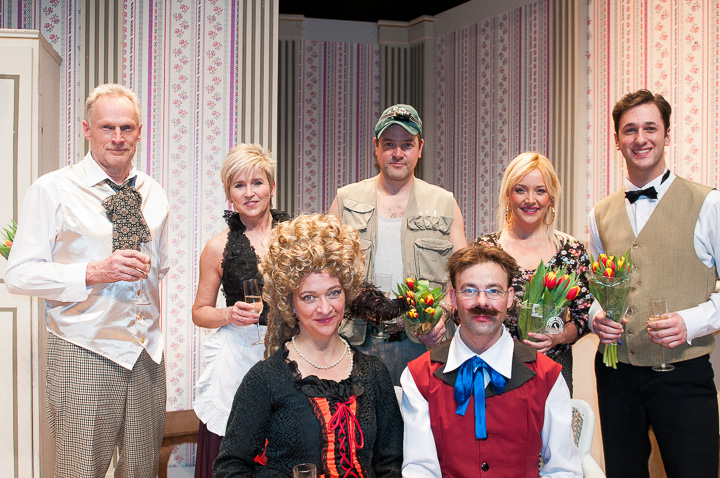 Première Thee met honing of met citroen @ Fakkelteater, picture 26, photographed by Goele Bormans - FrontView Magazine