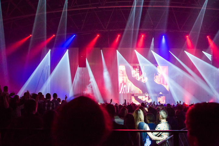 Regi in The Mix XL @ Ethias Arena Hasselt, foto 12, foto's door Stef Dierckx - FrontView Magazine