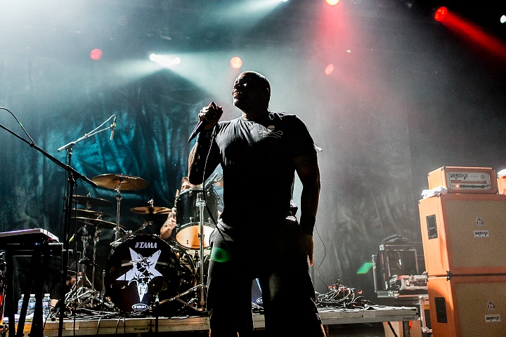 Sepultura @ Trix, foto 21, foto's door Edwin Houdevelt - FrontView Magazine
