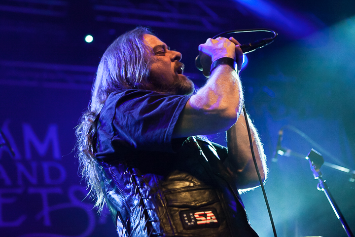 Flotsam & Jetsam @ Effenaar, foto 3, foto's door Dorien Goetschalckx - FrontView Magazine