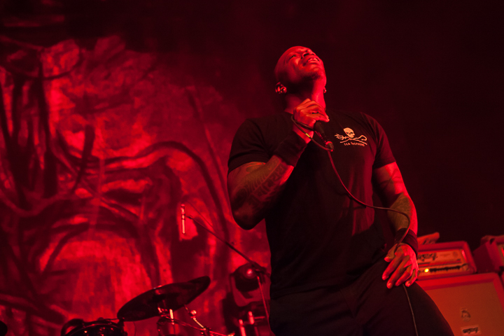 Sepultura @ Effenaar, picture 1, photographed by Dorien Goetschalckx - FrontView Magazine