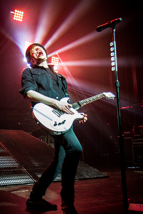 Fall Out Boy @ Ancienne Belgique, picture 6, photographed by Tom Stessens - FrontView Magazine