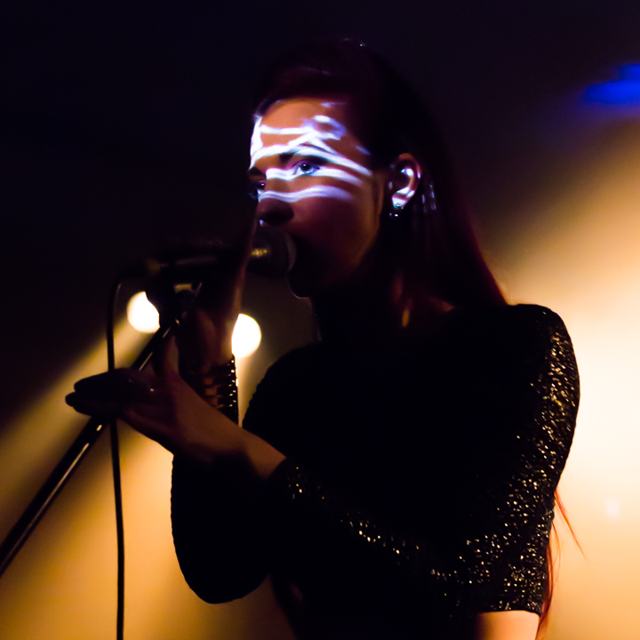 Chrysta Bell @ Vooruit te Gent, picture 1, photographed by Guy Danneels - FrontView Magazine