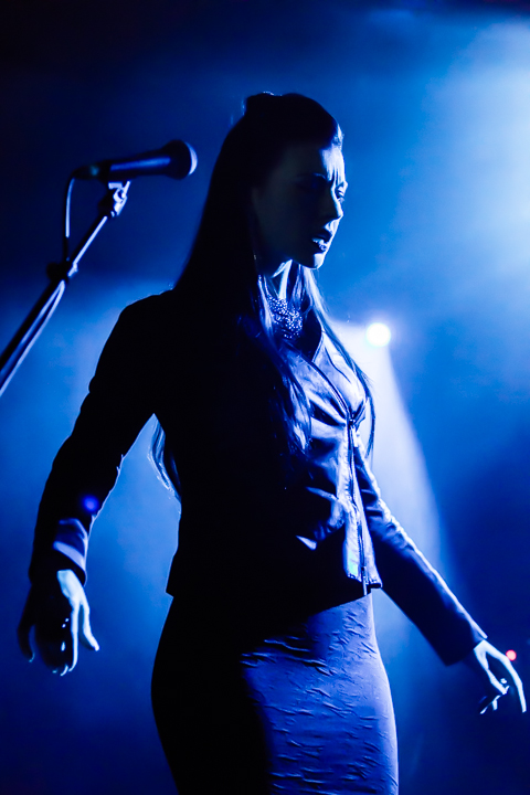 Chrysta Bell @ Vooruit te Gent, picture 2, photographed by Guy Danneels - FrontView Magazine