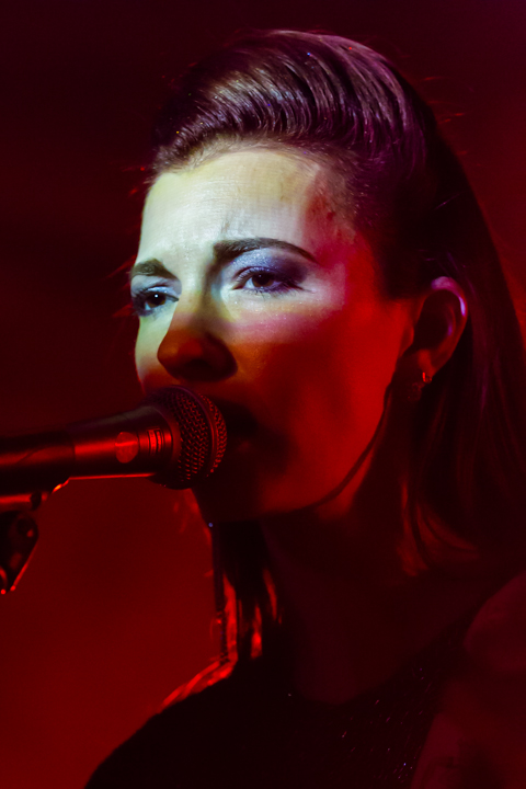 Chrysta Bell @ Vooruit te Gent, picture 4, photographed by Guy Danneels - FrontView Magazine