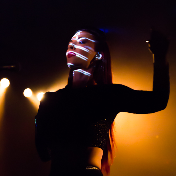 Chrysta Bell @ Vooruit te Gent, picture 8, photographed by Guy Danneels - FrontView Magazine