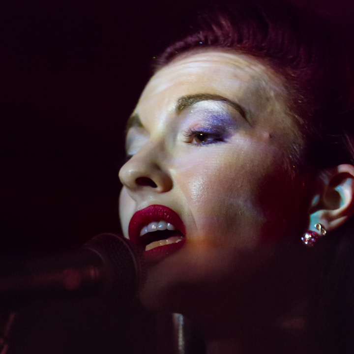 Chrysta Bell @ Vooruit te Gent, picture 15, photographed by Guy Danneels - FrontView Magazine