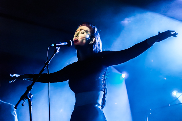 Chrysta Bell @ Vooruit te Gent, picture 20, photographed by Guy Danneels - FrontView Magazine