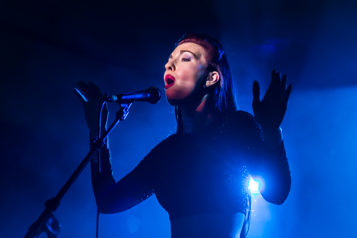 Chrysta Bell @ Vooruit te Gent, picture 24, photographed by Guy Danneels - FrontView Magazine