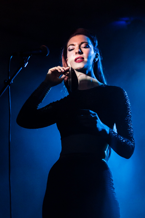 Chrysta Bell @ Vooruit te Gent, picture 25, photographed by Guy Danneels - FrontView Magazine