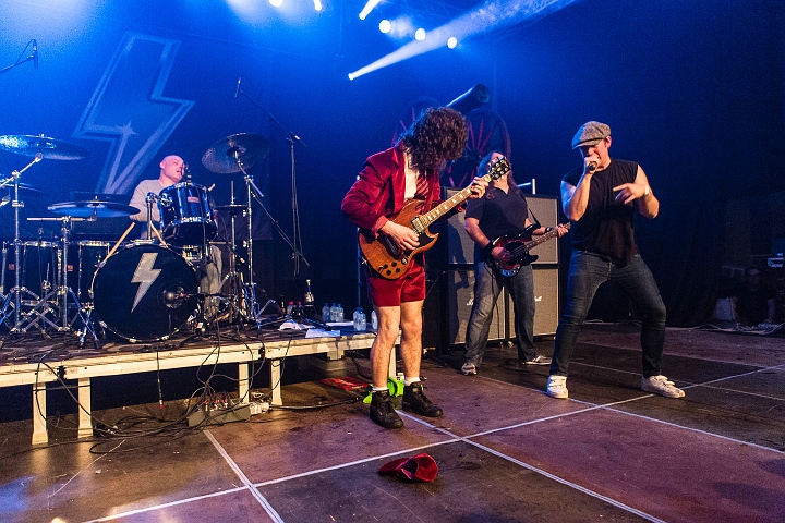 IC/TC (AC/DC tribute) @ Masters@ Rock indoor, picture 14, photographed by Edwin Houdevelt - FrontView Magazine