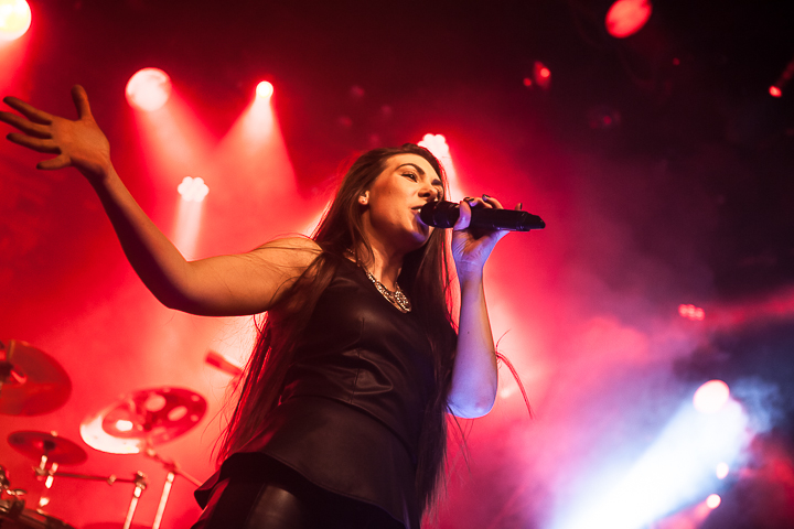 Amaranthe @ Zeche, foto 14, foto's door Dorien Goetschalckx - FrontView Magazine
