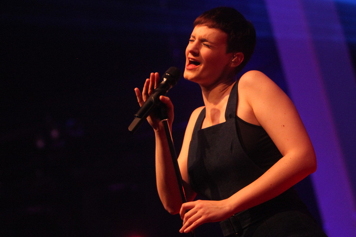 Hooverphonic Q-Showcase, picture 3, photographed by FrontView Magazine