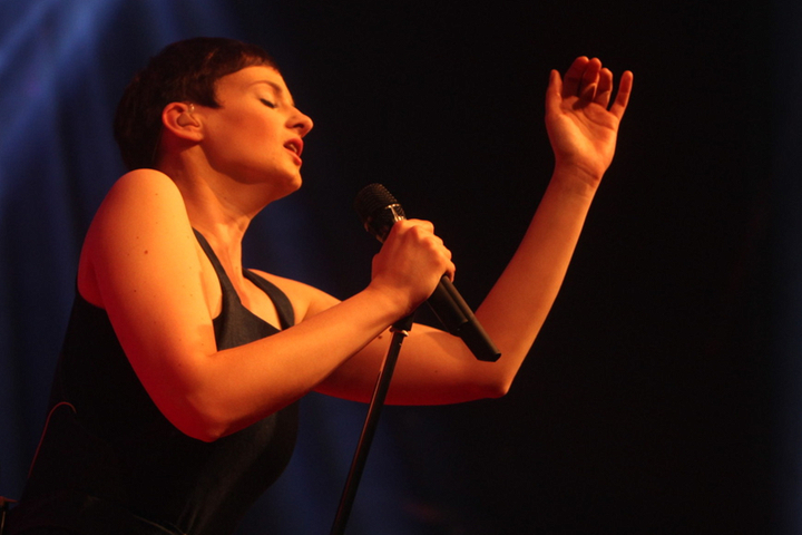 Hooverphonic Q-Showcase, picture 7, photographed by FrontView Magazine