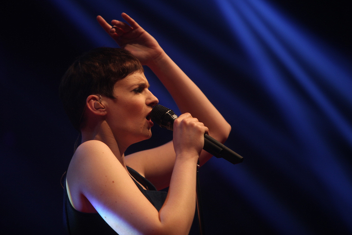 Hooverphonic Q-Showcase, picture 19, photographed by FrontView Magazine