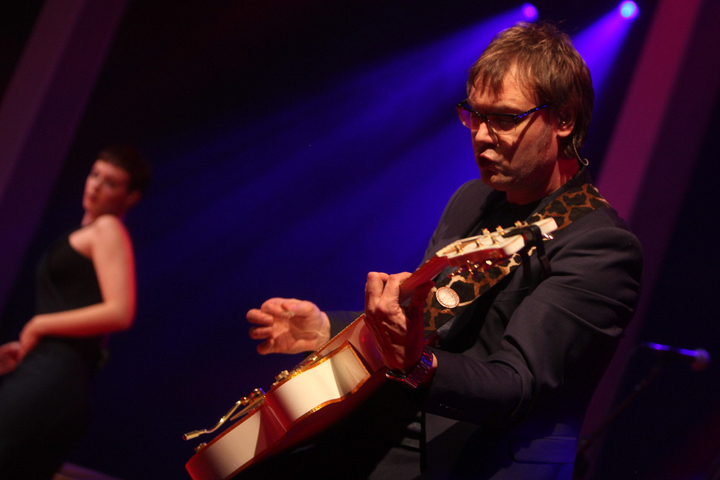 Hooverphonic Q-Showcase, picture 21, photographed by FrontView Magazine