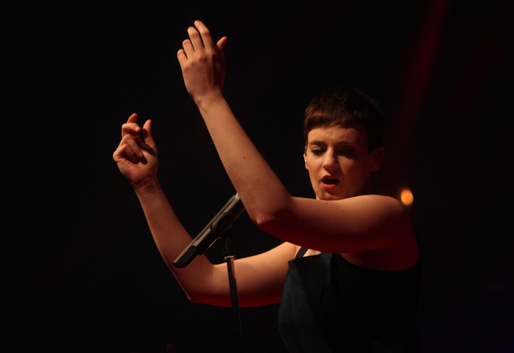 Hooverphonic Q-Showcase, picture 24, photographed by FrontView Magazine