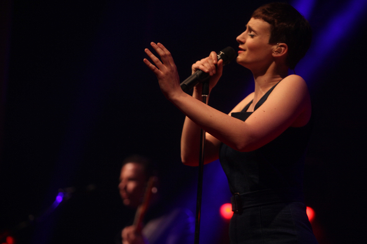 Hooverphonic Q-Showcase, picture 26, photographed by FrontView Magazine
