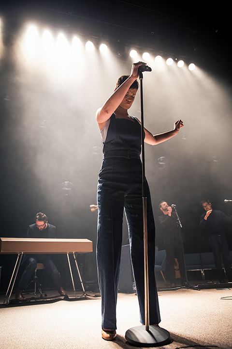 Hooverphonic - Reflection Tour @ Het Depot, picture 3, photographed by Elke Briers - FrontView Magazine
