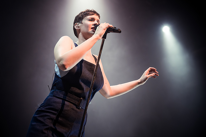 Hooverphonic - Reflection Tour @ Het Depot, picture 13, photographed by Elke Briers - FrontView Magazine