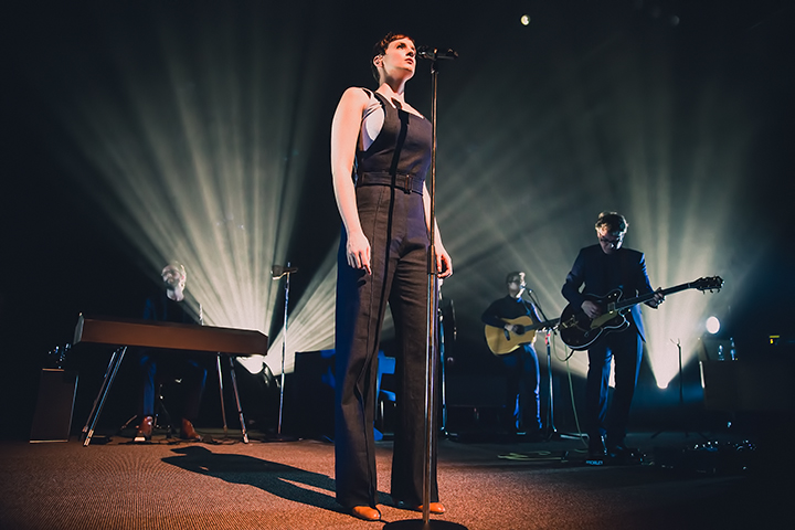 Hooverphonic - Reflection Tour @ Het Depot, picture 17, photographed by Elke Briers - FrontView Magazine
