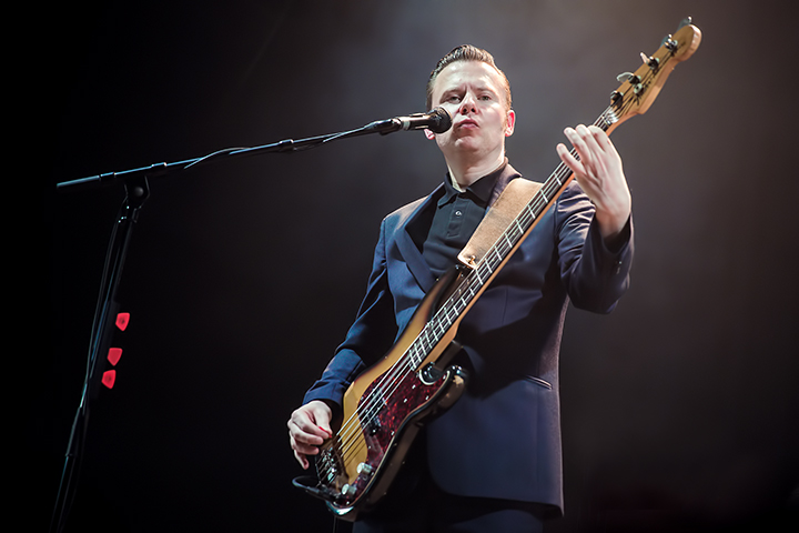 Hooverphonic - Reflection Tour @ Het Depot, picture 21, photographed by Elke Briers - FrontView Magazine