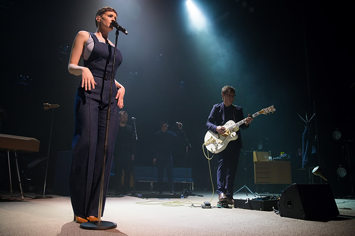 Hooverphonic - Reflection Tour @ Het Depot, picture 25, photographed by Elke Briers - FrontView Magazine