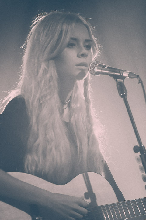Nina Nesbitt Le Botanique, Brussel, picture 9, photographed by Kris Saelen - FrontView Magazine