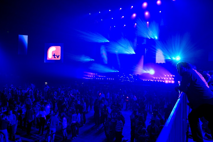 MNM Back to the 90's & 00's @ Sportpaleis, picture 2, photographed by Marc Verdonck - FrontView Magazine