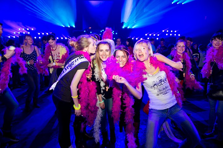 MNM Back to the 90's & 00's @ Sportpaleis, picture 7, photographed by Marc Verdonck - FrontView Magazine