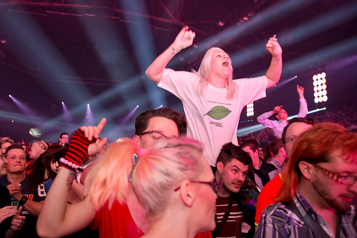 MNM Back to the 90's & 00's @ Sportpaleis, picture 31, photographed by Marc Verdonck - FrontView Magazine