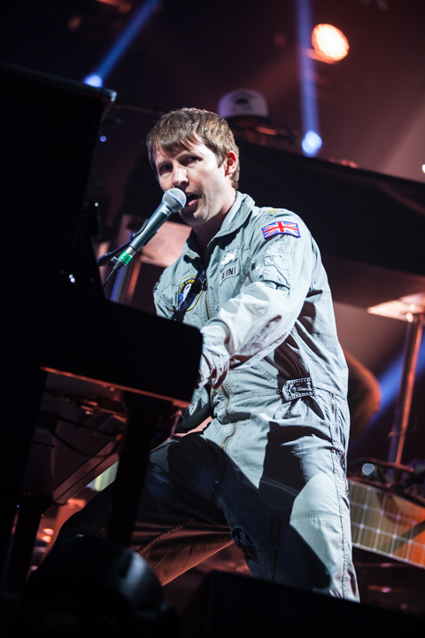 James Blunt @ Vorst Nationaal, picture 2, photographed by Dorien Goetschalckx - FrontView Magazine