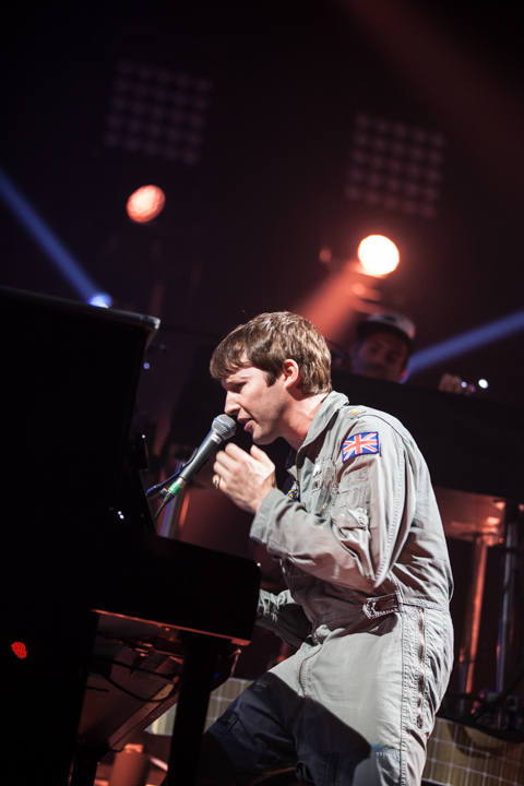 James Blunt @ Vorst Nationaal, picture 5, photographed by Dorien Goetschalckx - FrontView Magazine